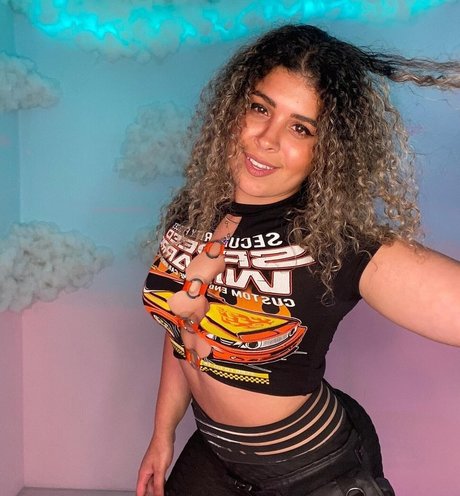 JustYeliz ポルノスター トップ 写真