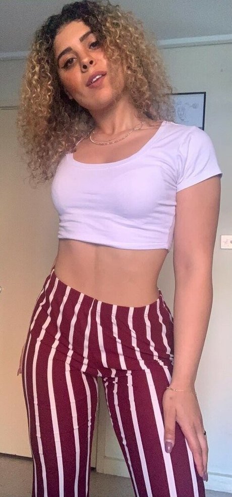 JustYeliz セックスモデル 写真