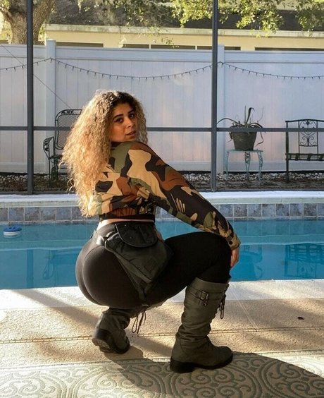 JustYeliz ポルノスター アダルト 写真