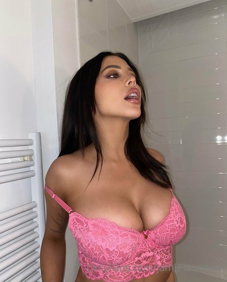 ブルネットの看護師OnlyFans アートポルノ 写真