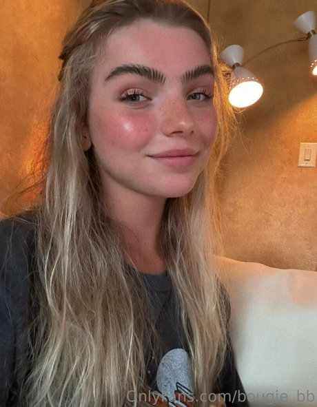 Brie Belle ポルノスター 画像