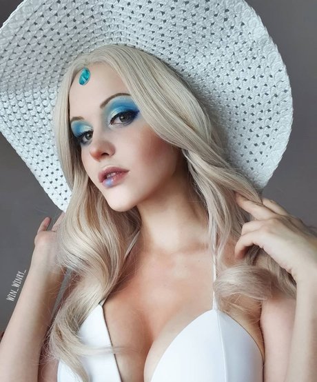 大きな黒い猫OnlyFans 可愛い 画像