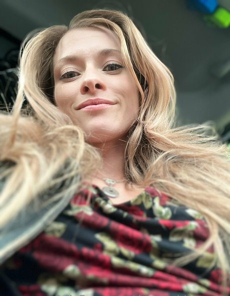 チンコを持つ女たち OnlyFans アダルト 画像