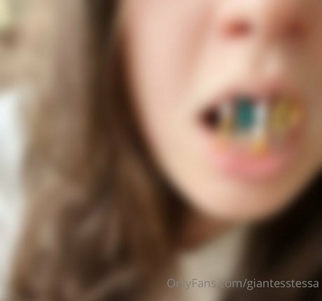 giantesstessa アダルトモデル 写真