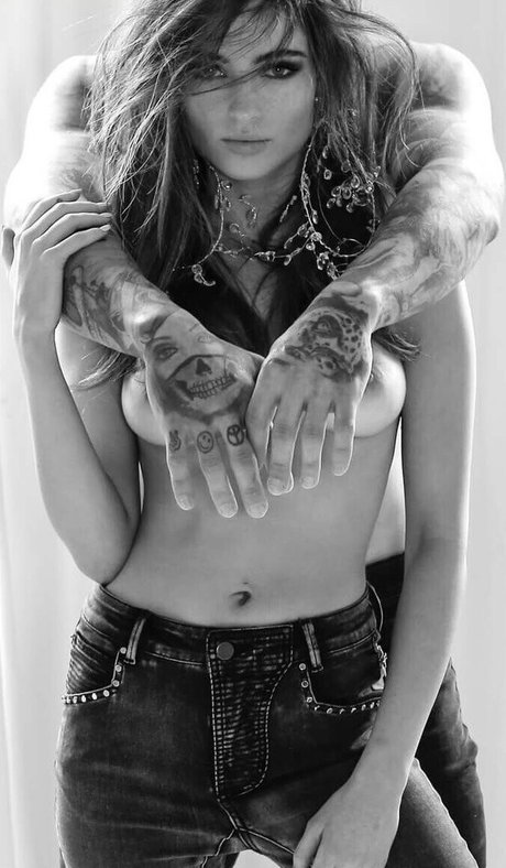 ゲイの若いOnlyFans 無料ポルノ 写真