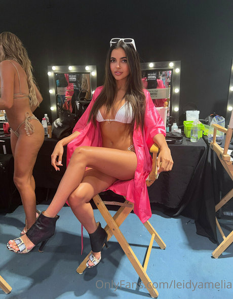 leidyamelia ヌード女優 ギャラリー