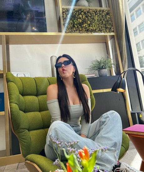 ブラック・ポーグ・オンリーファンズ ホット裸 写真