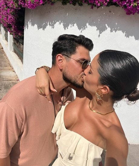 Tania Medina ポルノスター セックス 画像