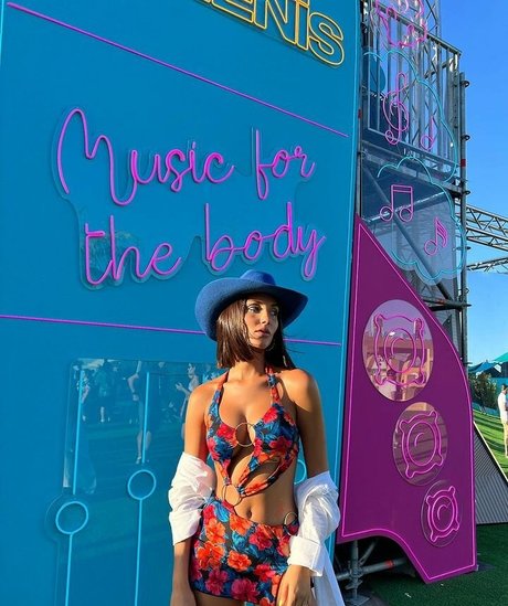 刑務所のOnlyFans セクシーヌード 写真