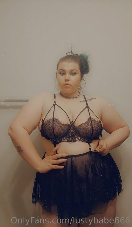 lustybabe666 かわいいポルノスター 写真