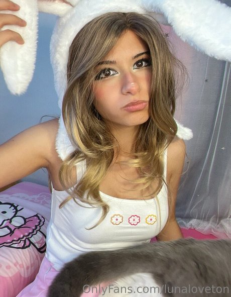 Lunaloveton 最高の女優 写真