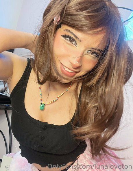 Lunaloveton ポルノスター 画像