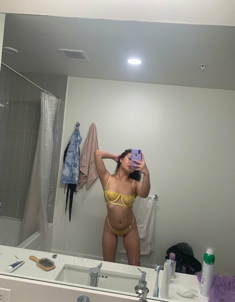 女装オンリーファン セクシーヌード 画像