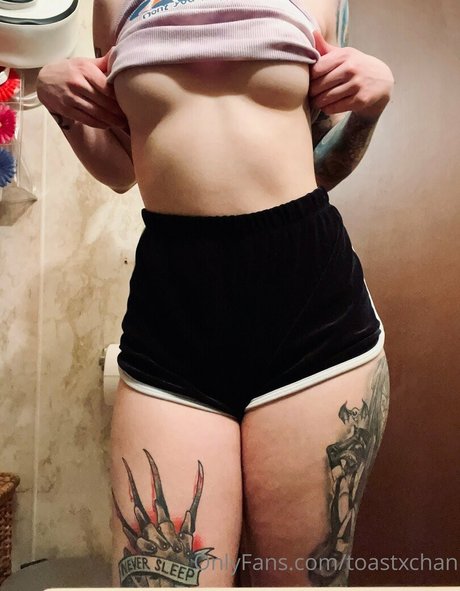 黒髪の熟女OnlyFans 美しい 画像