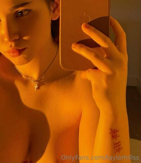 taylerhillss ポルノモデル 写真