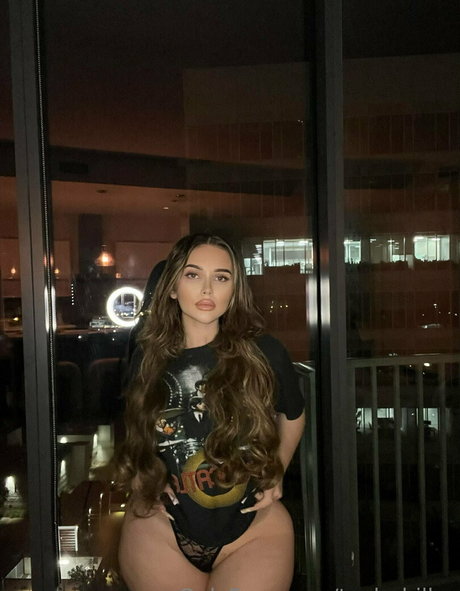 アジア人足フェチOnlyFans ヌード 画像