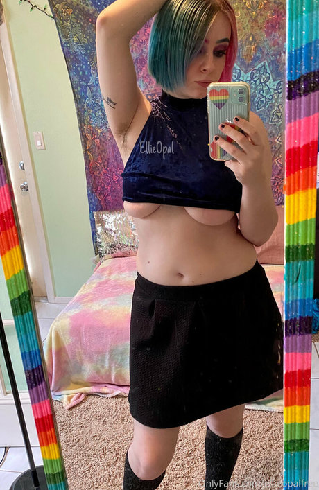 アジア人のタトゥー OnlyFans 無料 画像