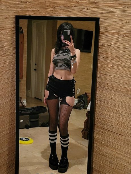 痩せた金髪の熟女OnlyFans 無料ポルノ ギャラリー