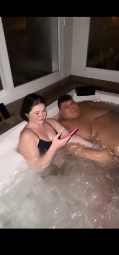 Nicolle Caroline トップモデル 写真