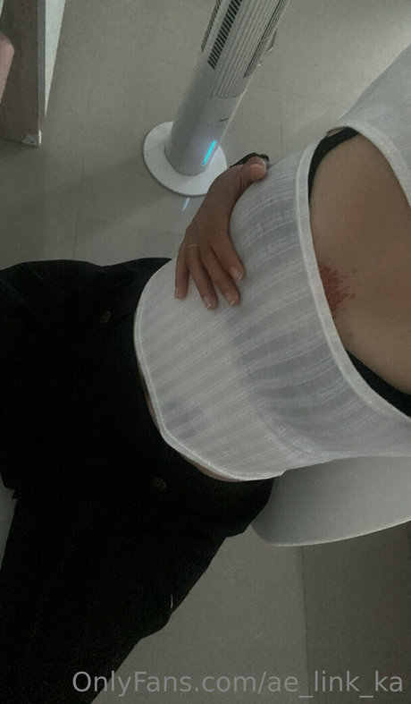 公共の場での猫のOnlyFans ヌード アーカイブ