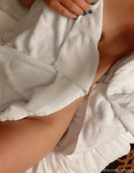 eriyyyy HDモデル 写真