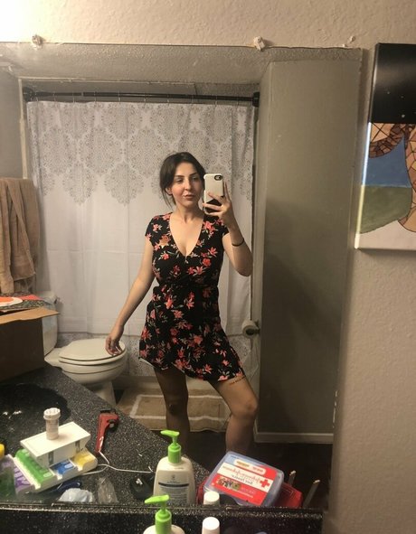 花嫁オンリーファン セクシー裸 写真