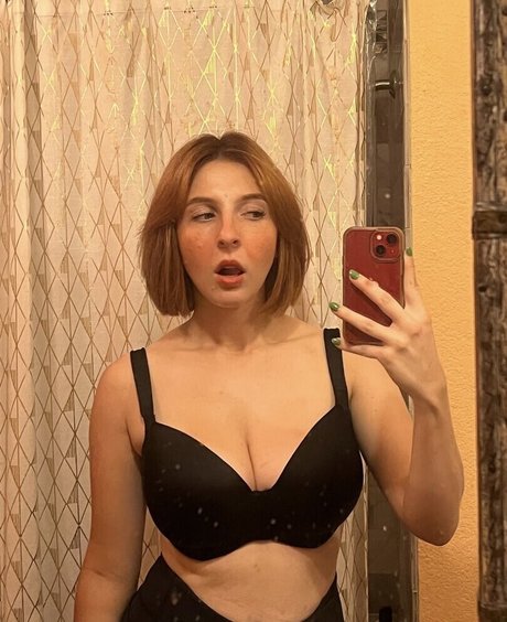 ぽっちゃりエモOnlyFans 無料裸 写真