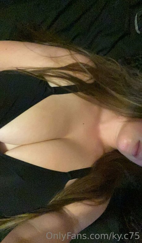 ky c75 スター 裸 写真