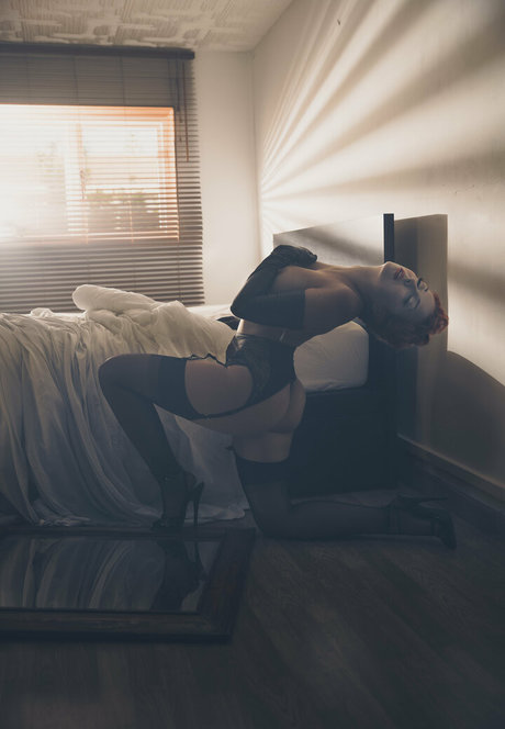 肉厚マンコOnlyFans アート裸 画像