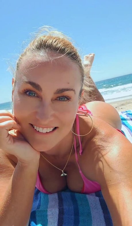 興奮した熟女OnlyFans アートxxx 写真