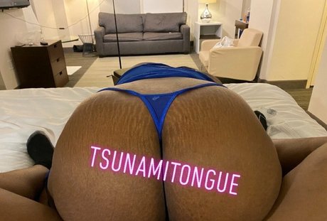 tsunamitongue16 完璧なスター 写真