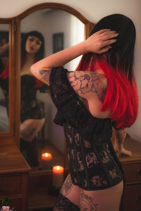 Synthia Valentine セクシーなスター アーカイブ