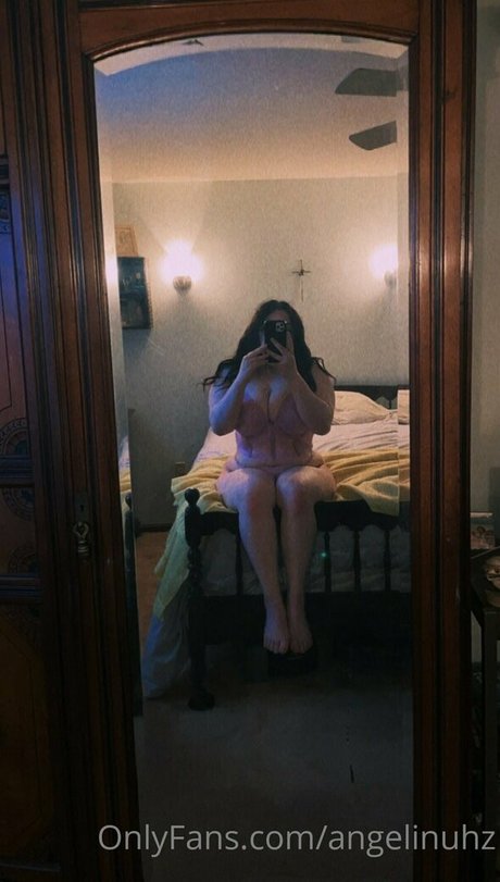 Angelinuhz セックスポルノスター 画像