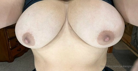 黒檀のシャワー OnlyFans セクシー裸 画像