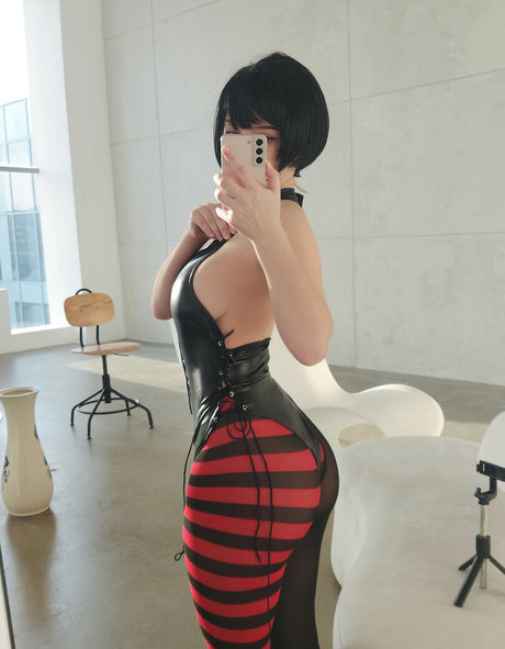 レズビアン ストラップオン OnlyFans 無料セクシー 画像