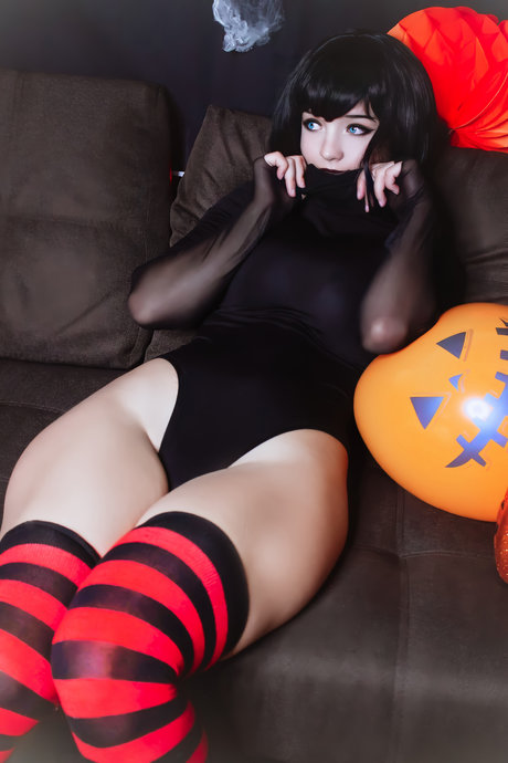 Lyvlas アダルト女優 写真