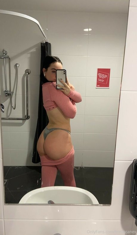 チンコを持つ女たち OnlyFans エロチック 写真