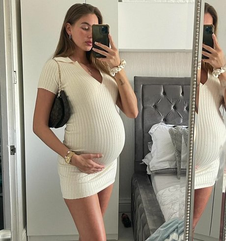 自然なお尻OnlyFans ポルノグラフィック 画像