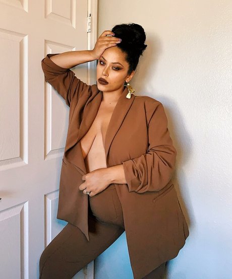 ティーンヌードOnlyFans ホットセックス ギャラリー