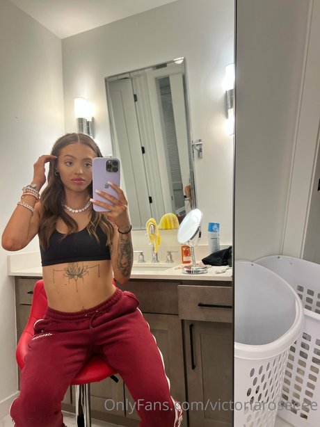 Woah Vicky エロティック女優 ギャラリー