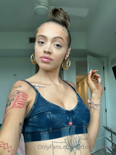 asmr ナース onlyfans ホット 写真