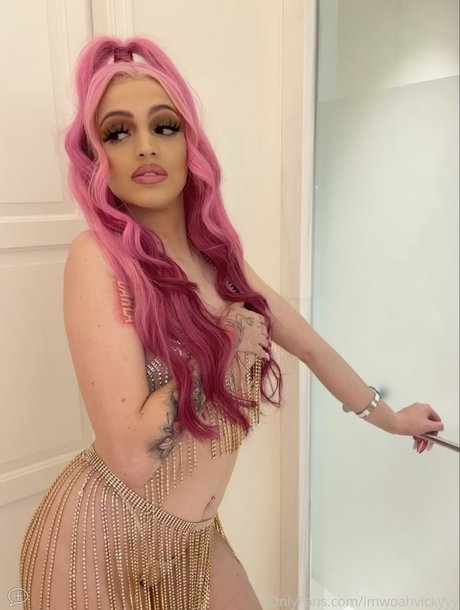 Woah Vicky 完璧なスター 写真