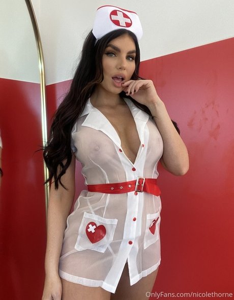 Nicole Thorne かわいいポルノスター 写真