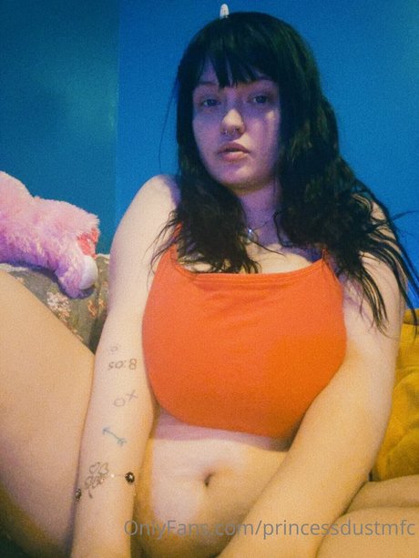 コスプレ フェムボーイ オンリーファンズ ポルノ 写真