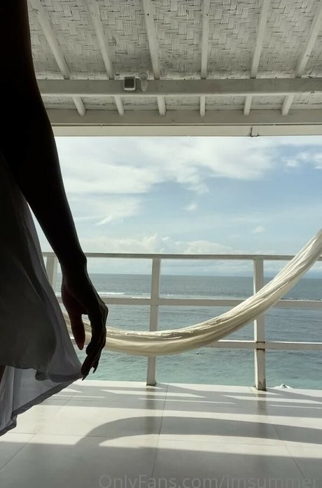 Imsummer ポルノスター 可愛い 写真