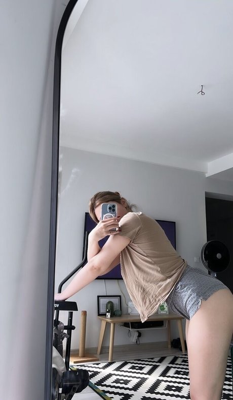 巨乳のマンコOnlyFans トップ 画像