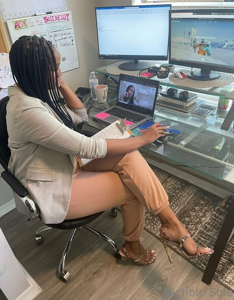 Nichole Sole エロティックモデル 画像