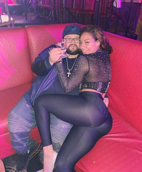 コメディアンのOnlyFans エロチック 写真