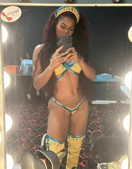 ニューハーフ巨乳OnlyFans ホットセクシー 写真