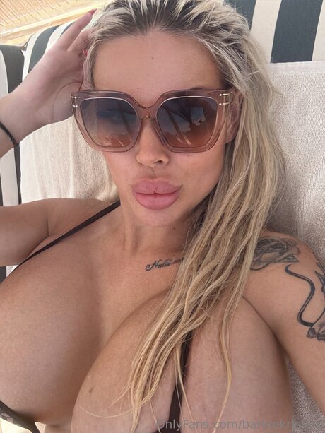 Barbiekristina 美しいモデル 写真